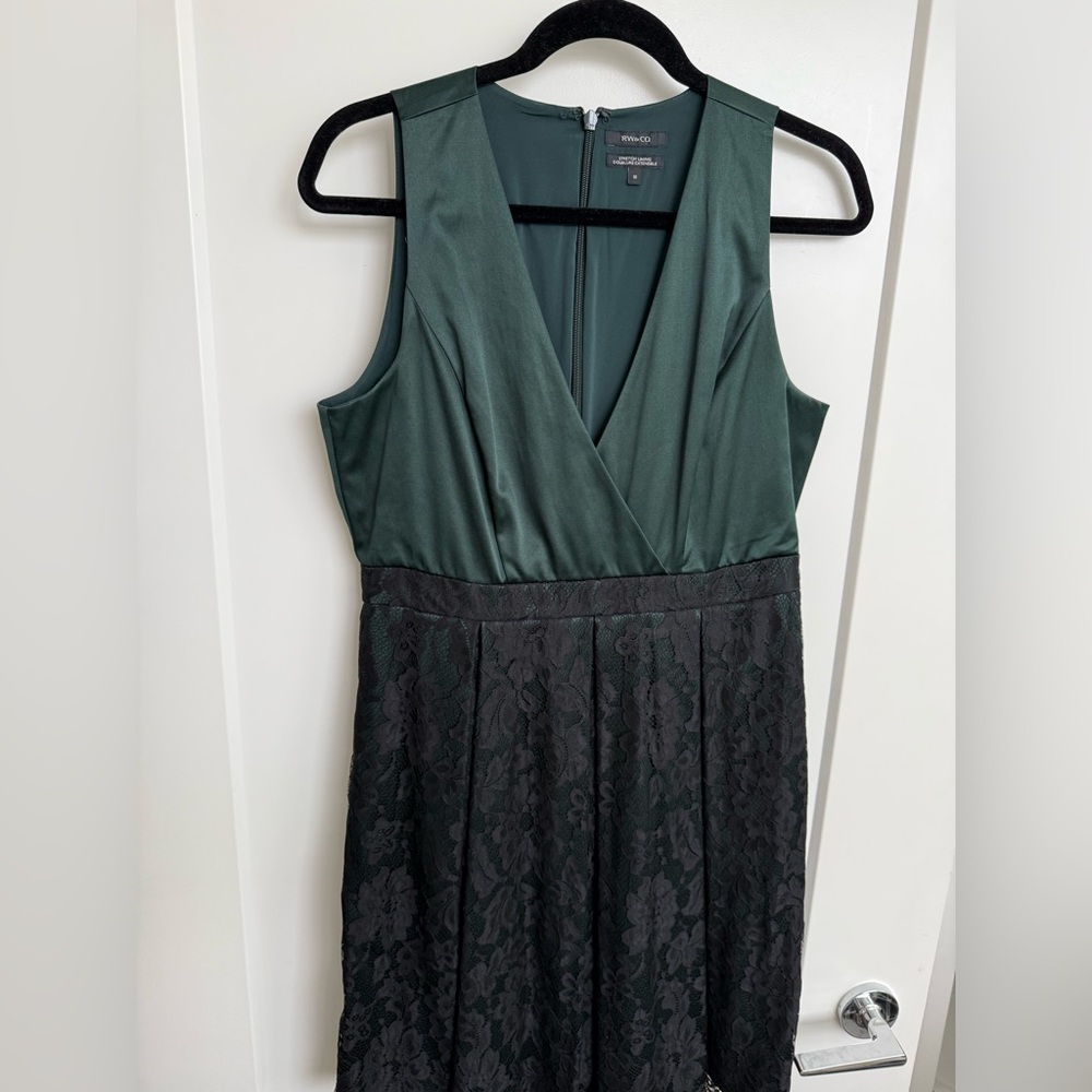 RW&CO. Forest Green Dress with Black Accents lace with pockets size 10